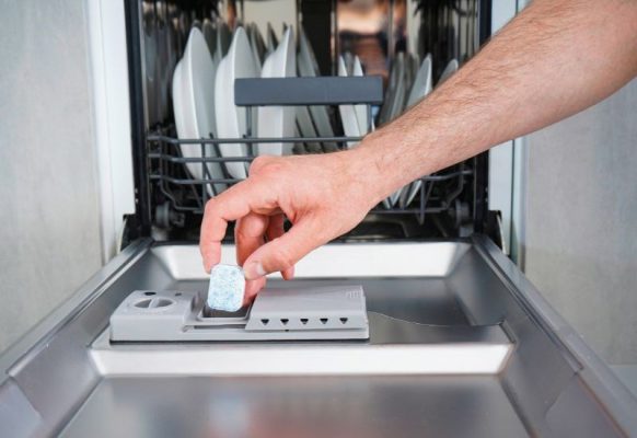 Viên rửa bát là chất tẩy rửa nên dùng cho máy rửa bát 